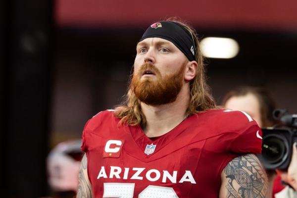 Cardinals Extend Center Hjalte Froholdt